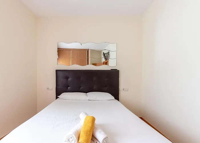 Acogedor A Un Paso Del Casco Viejo Bilbao